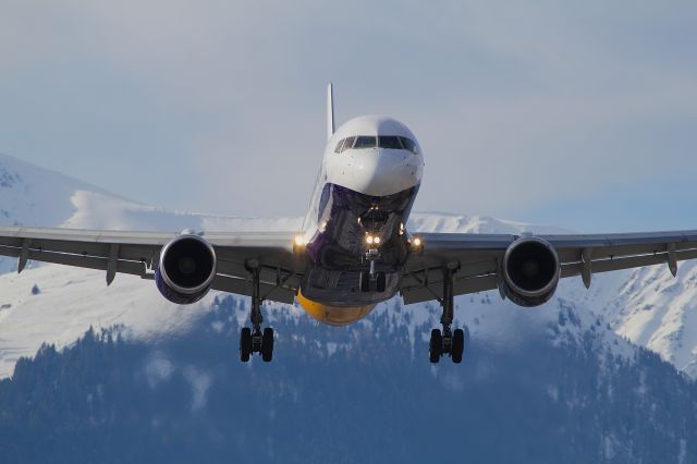 Boeing 757-200 (G-MONJ)