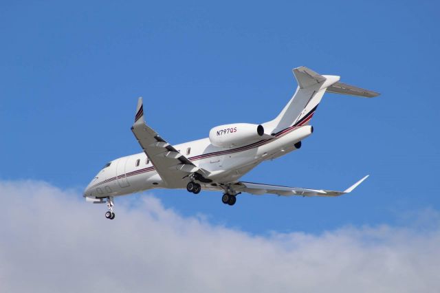 Canadair Challenger 350 (N797QS)