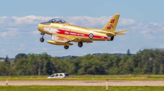 North American F-86 Sabre (C-GSBR) - Air show