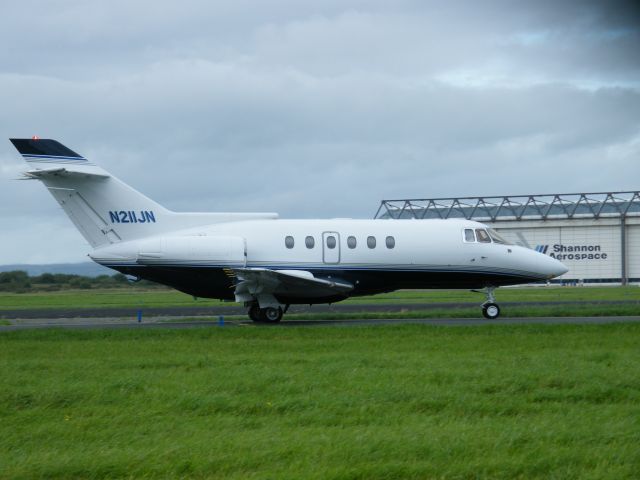 Hawker 800 (N211JN)