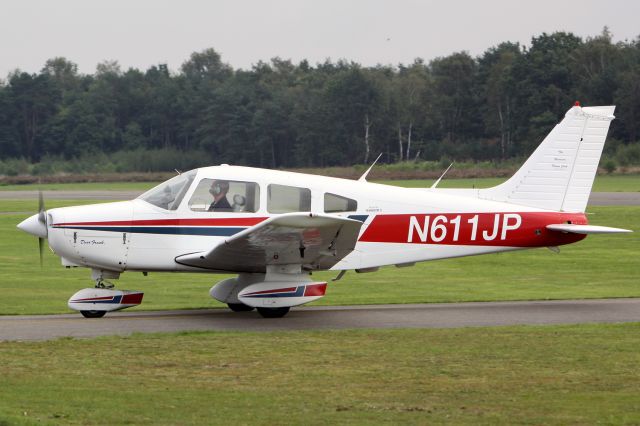 Piper Cherokee (N611JP)