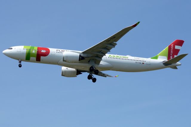 Airbus A330-900 (CS-TUA)