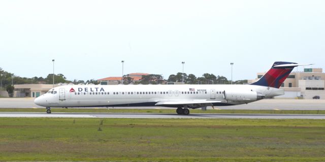 McDonnell Douglas MD-88 (N915DE) - MD88 at end of runway after a gusty landing on Easter Sunday 2016.br /To get a copy of this image go to NotableImages.US