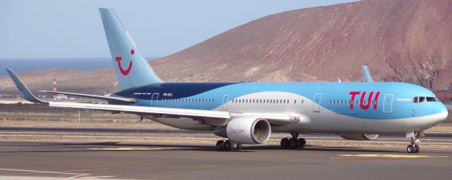 BOEING 767-300 (PH-OYJ)