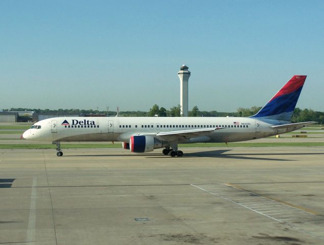 Boeing 757-200 (N632DL)