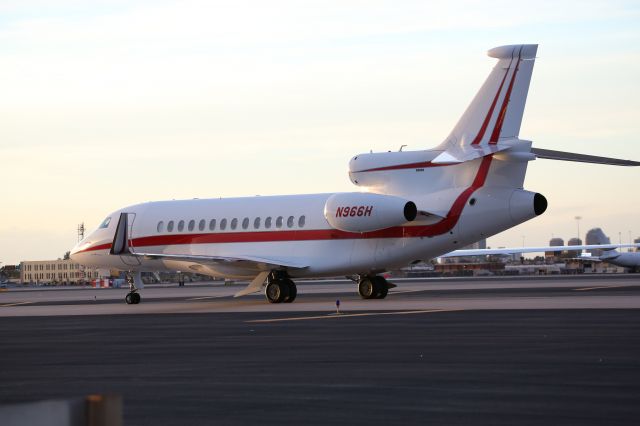 Dassault Falcon 7X (N966H)