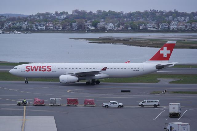 Airbus A330-300 (HB-JHA)