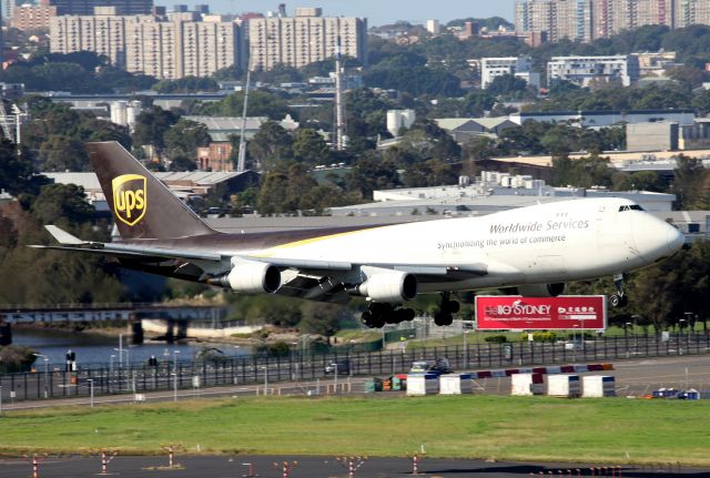 Boeing 747-400 (N580UP) - Short Final To Rwy 16R After A Go Around