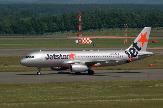 Airbus A320 (JA07JJ) - JA07JJ  Airbus A320-232  c/n:5355 L/N:---  Jetstar Japan - GK/JJP : 2013/07/13 