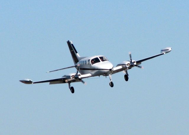 Cessna Chancellor (N1214G) - Landing on 14 at Downtown Shreveport.