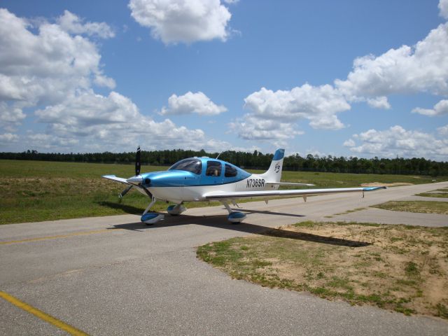 Cirrus SR-22 (N736SR)