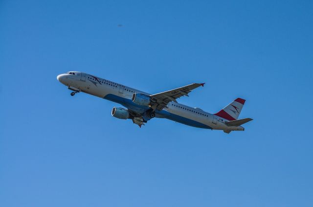 Airbus A321 (OE-LBO)