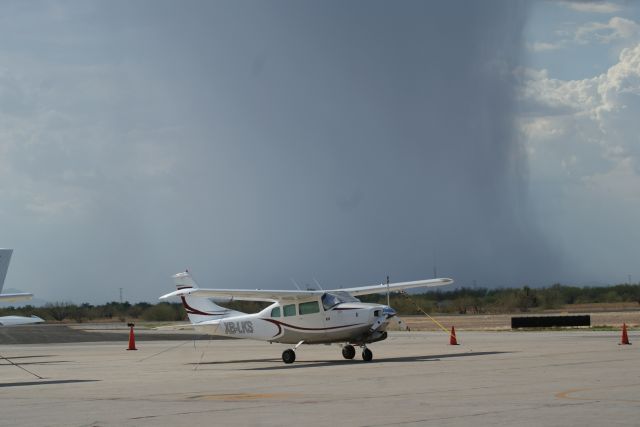 Cessna Skylane (XB-LKS) - IN A RAINING DAY
