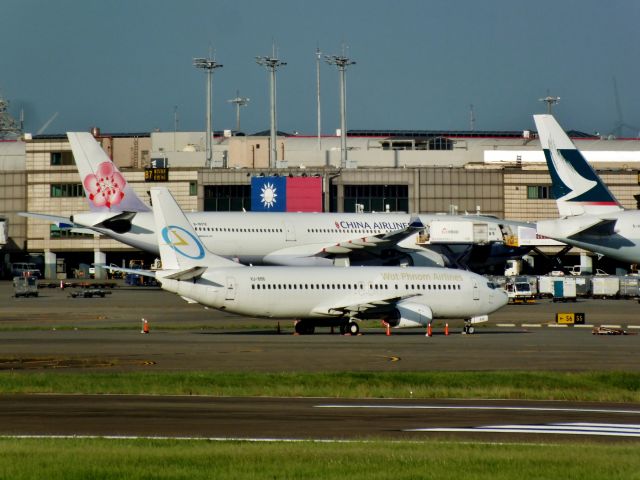 BOEING 737-400 (XU-886)