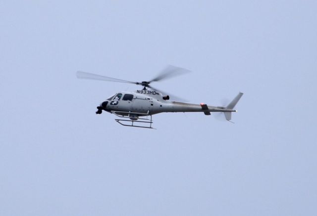 Eurocopter AS-350 AStar (N933HD) - Hovering Area of Rt 130 zip 08010