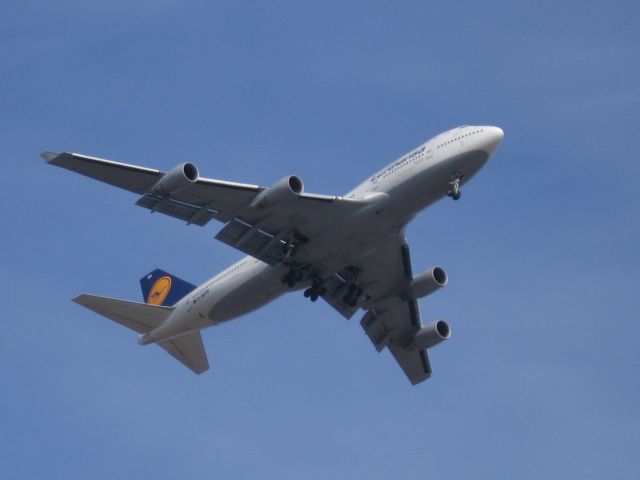 Boeing 747-400 (D-ABTB) - On approach to Detroit, Mi