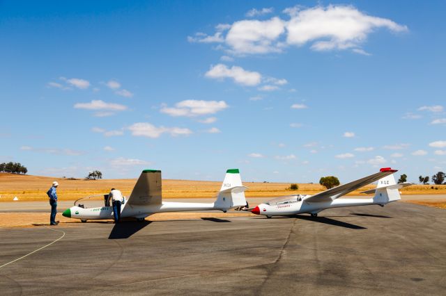 VH-XQI — - Gliders being prepped before flight.