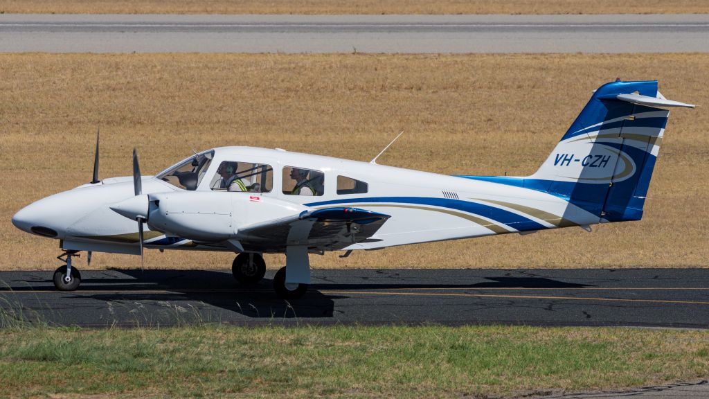 Piper PA-44 Seminole (VH-CZH)