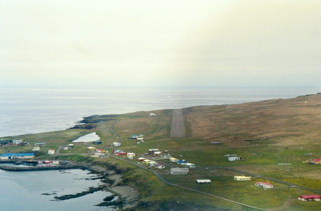 Cessna Skylane (D-EFZT) - Final approach to Grimsey on the polar circle, Iceland.