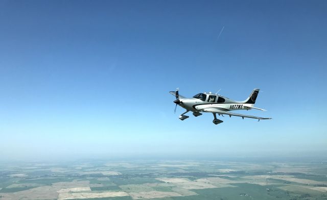 Cirrus SR22 Turbo (N877MS)