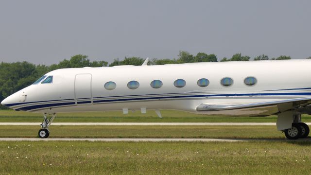 Gulfstream Aerospace Gulfstream V (N814RR) - Twilight 81 taxiing down Alpha after arriving from KGYY. br /br /TWY81. N814RR. 2006 Gulfstream G550 (GV-SP). Solairus Aviation. KVPZ. 6/8/23. 