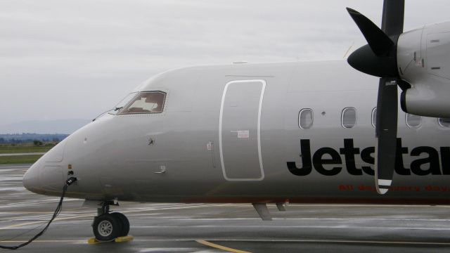 de Havilland Dash 8-300 (VH-TQK)