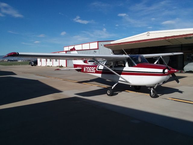 Cessna Skyhawk (N7069G)