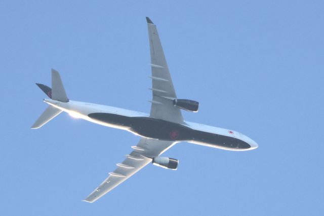 Airbus A330-300 (C-GFAF) - C-GFAF Airbus A-330-343X Air Canada AC844 De Montreal YUL vers Frankfurt FRA Altitude 2894 Mètres Vitesse 690 Km/H Survolant le fleuve St-Laurent QC.à Lavaltrie le 31-05-2024 à 19:48.