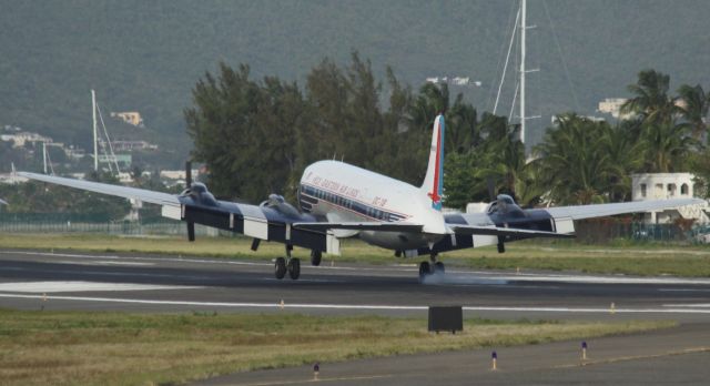 Douglas DC-7 (N836D)