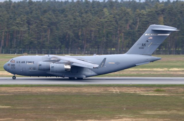Boeing Globemaster III (00-0185)