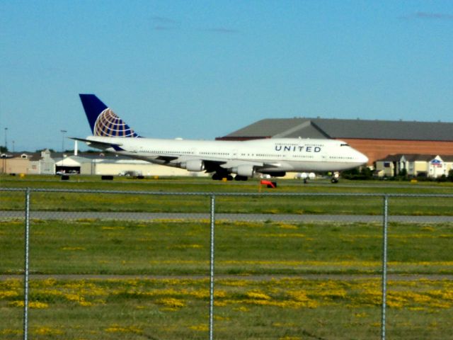 Boeing 747-400 (N120UA) - United 747-400 went to KFAR.