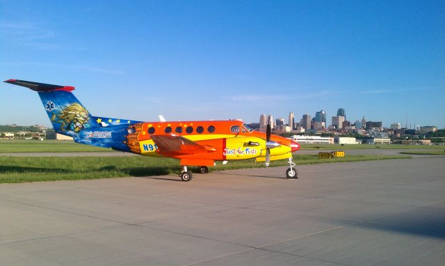 Beechcraft Super King Air 200 (N911CM)