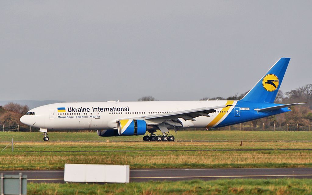 Boeing 777-200 (2-AERC) - aercap b777-28e(er) 2-aerc landing at shannon 14/2/19.