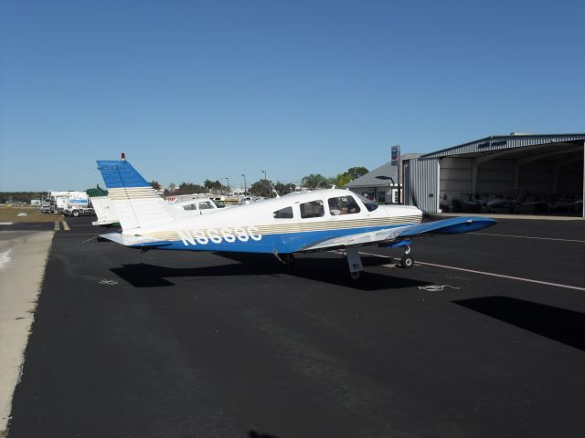 Piper Cherokee (N8669C)