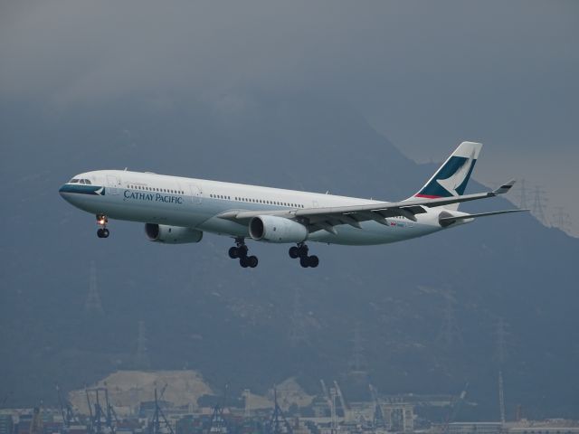 Airbus A330-300 (B-LBD)