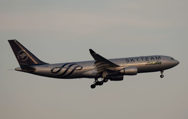 Airbus A330-200 (EI-DIR)