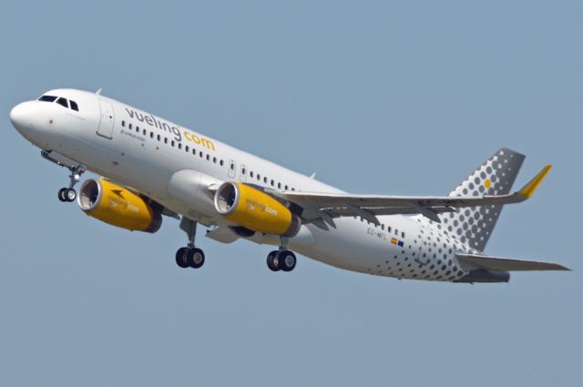 Airbus A320 (EC-MFL)