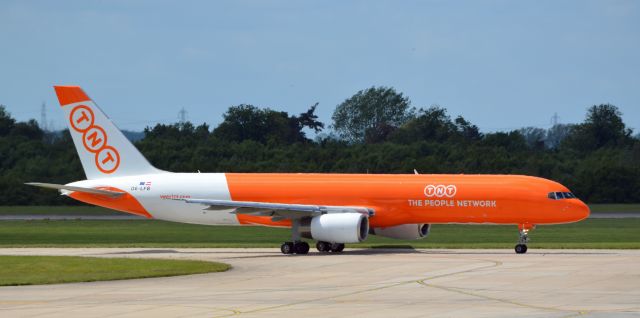 Boeing 757-200 (OE-LFB)