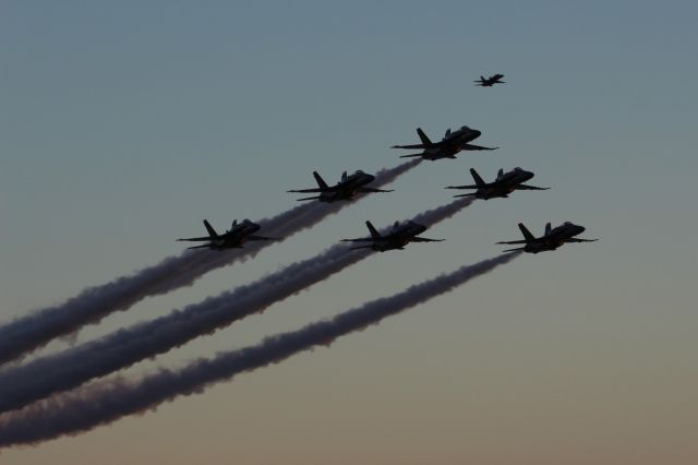 — — - Blue Angels Practice over Perdido Key Florida 05 November 2017