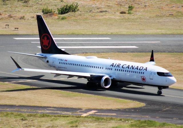 Boeing 737 MAX 8 (C-FSLU)