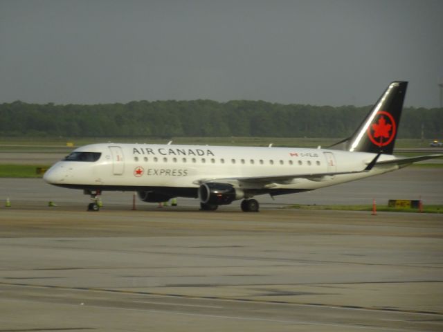 Embraer 175 (C-FEJD)