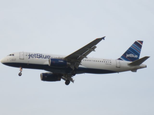 Airbus A320 (N789JB)