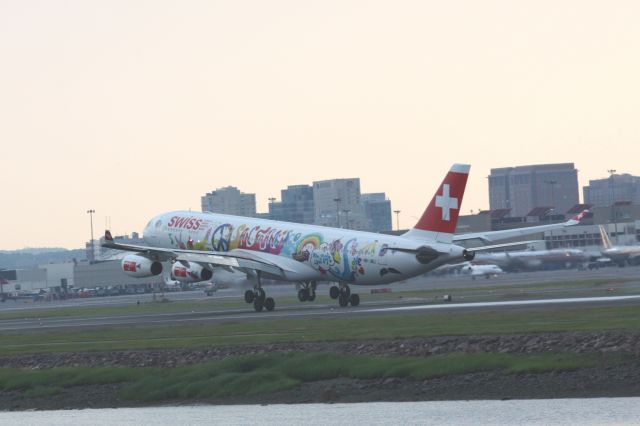 Airbus A340-300 (HB-JMJ)