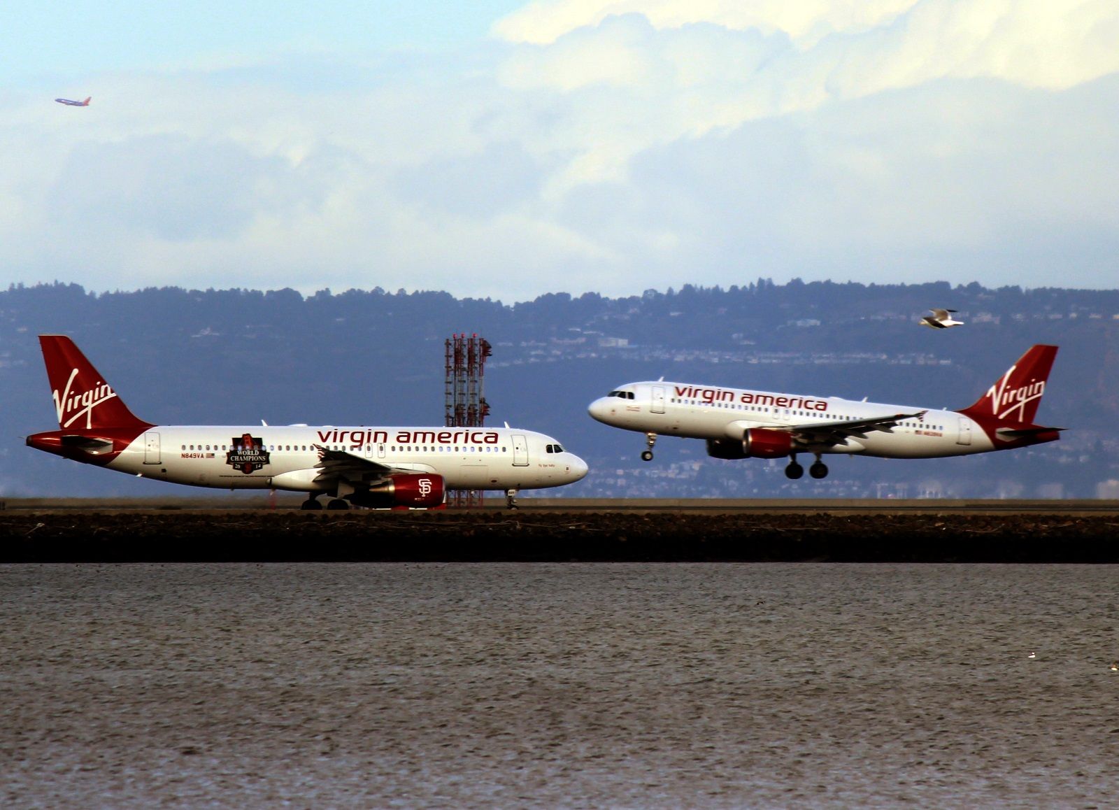 Airbus A320 (N849VA)