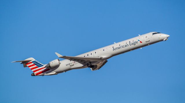 Canadair Regional Jet CRJ-900 (N918FJ) - Spotted at KPHX on December 04, 2020