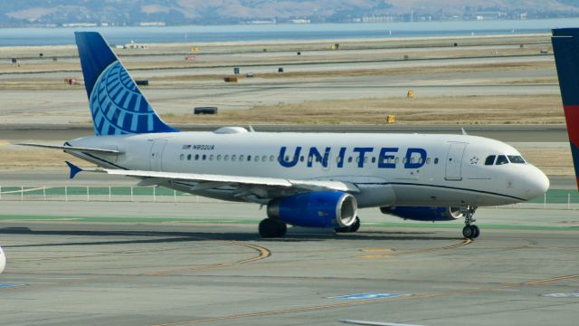 Airbus A319 (N802UA)