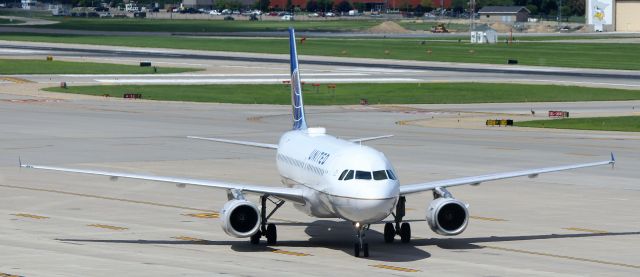 Airbus A319 (N842UA)