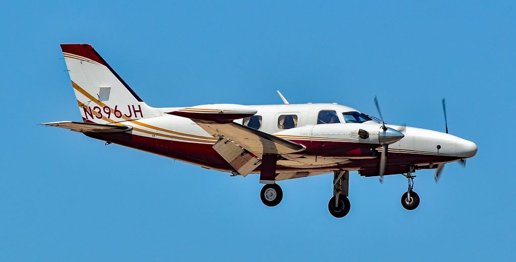 Photo of Piper Cheyenne 2 (N396JH) - FlightAware