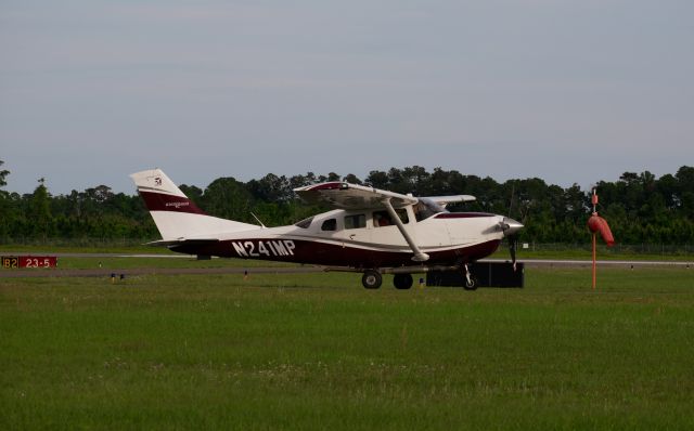 Cessna 206 Stationair (N241MP)