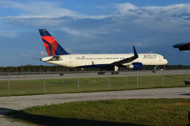 Boeing 757-200 (N690DL) - 19SEPT2015 KMCO-KATL MSN 27585